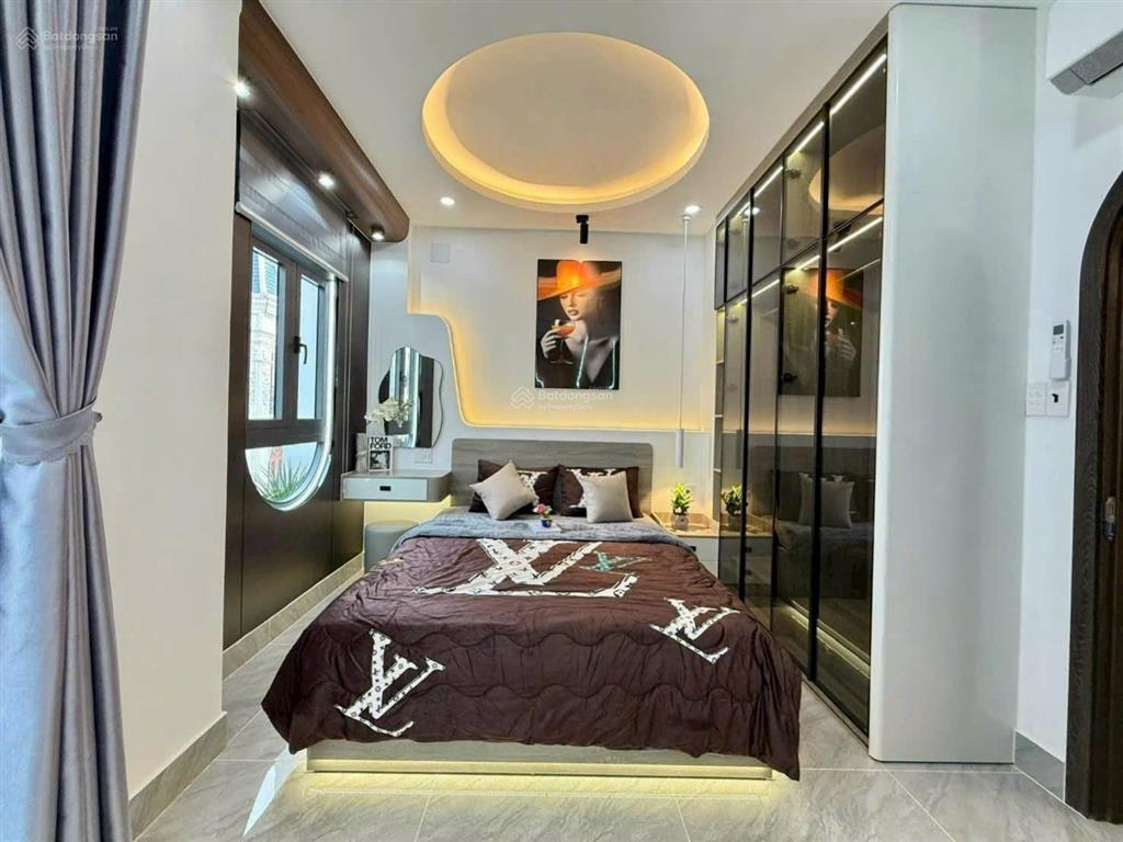 Bán nhà 5m x 12m xây mới 4.5 tầng có thang máy 450kg đường tân chánh hiệp 16 gần bệnh viện quận 12