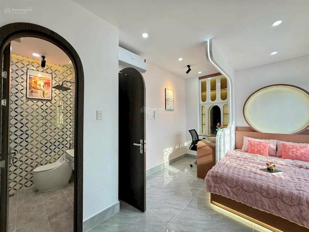 Bán nhà 5m x 12m xây mới 4.5 tầng có thang máy 450kg đường tân chánh hiệp 16 gần bệnh viện quận 12