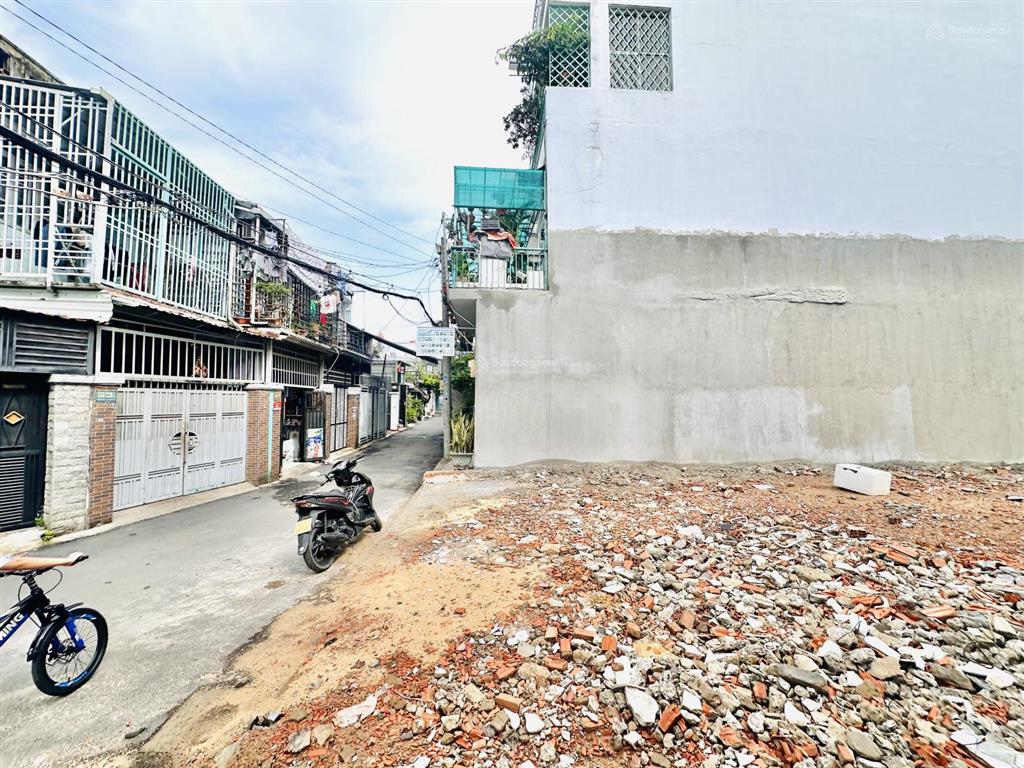 Bán lô đất 5m x 19m cn 94,5m2 vị trí đẹp ngay ubnd phường thới an, phía sau đất là trường học