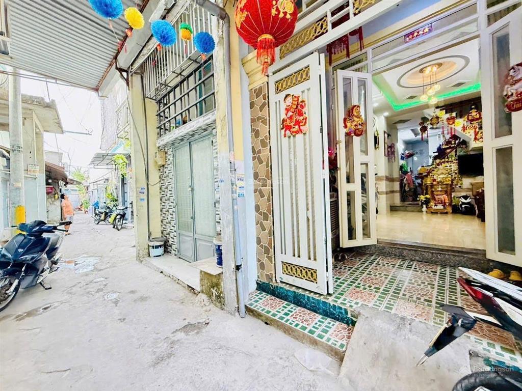 Giảm 280 triệu, bán nhanh nhà phố 3 tầng 3pn 3wc ngay chợ thiếc đường lê văn khương quận 12