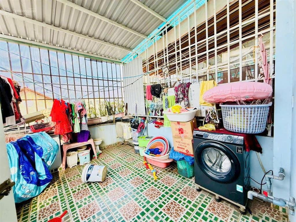 Giảm 280 triệu, bán nhanh nhà phố 3 tầng 3pn 3wc ngay chợ thiếc đường lê văn khương quận 12