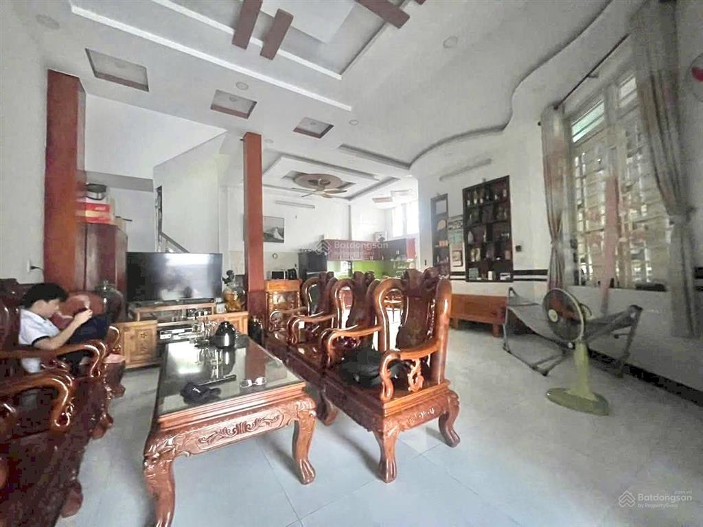 Chính chủ gửi bán nhà 8,4m x 12m 2t góc 2 mặt tiền hẻm 6m cách đường thới an 16, lê thị riêng 20m