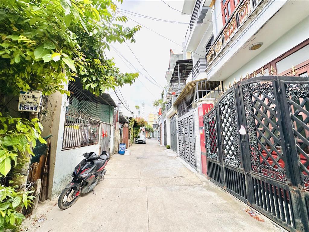 Bán nhà đẹp 4m x 15m 1 lửng 3 lầu ngay ngã 4 tô ký  nguyễn ảnh thủ p.trung mỹ tây q12 giá hơn 5 tỷ