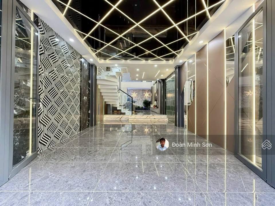 Hạ giá 900 triệu, nhà 4m x 14m xây mới 4.5 tầng full nội thất 1/ ngắn đường nguyễn thị kiểu q12