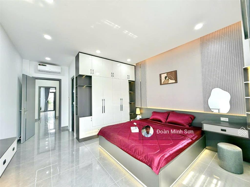 Giảm mạnh 1.5 tỷ, nhà 4.2m x 21m xây mới 4.5 tầng có thang máy chờ mặt tiền đường cầu ba phụ