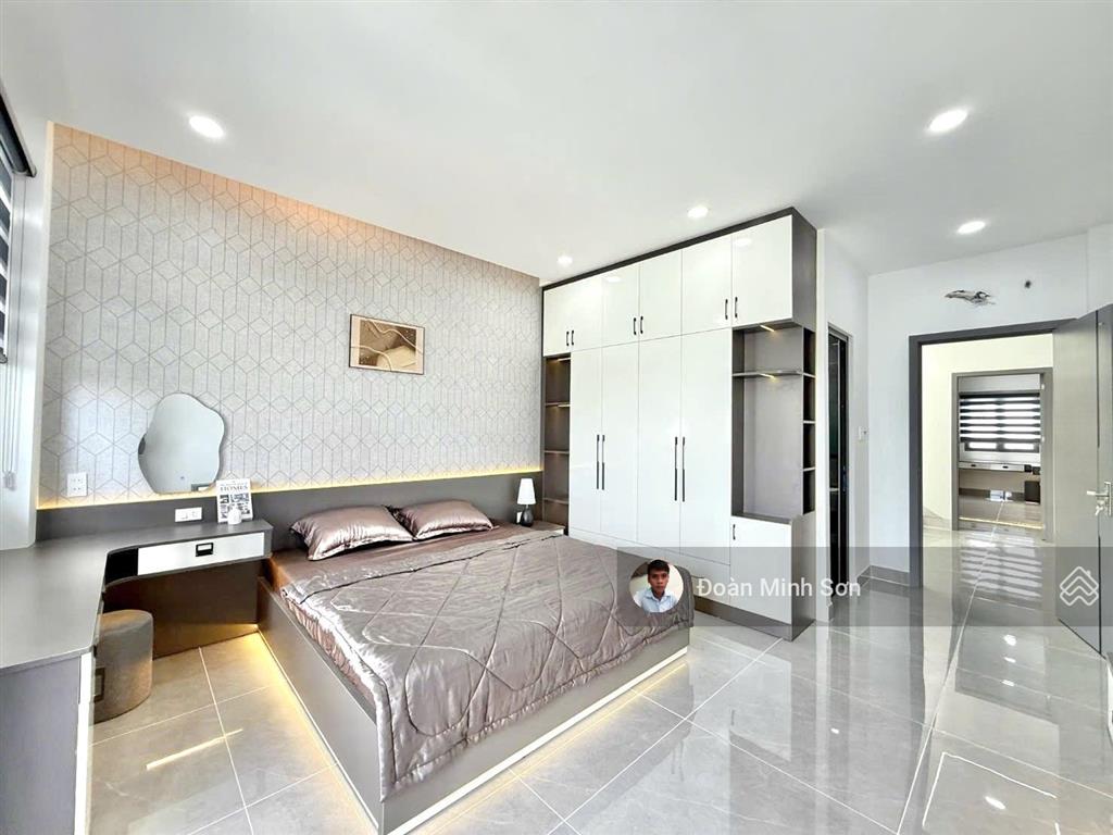 Giảm mạnh 1.5 tỷ, nhà 4.2m x 21m xây mới 4.5 tầng có thang máy chờ mặt tiền đường cầu ba phụ