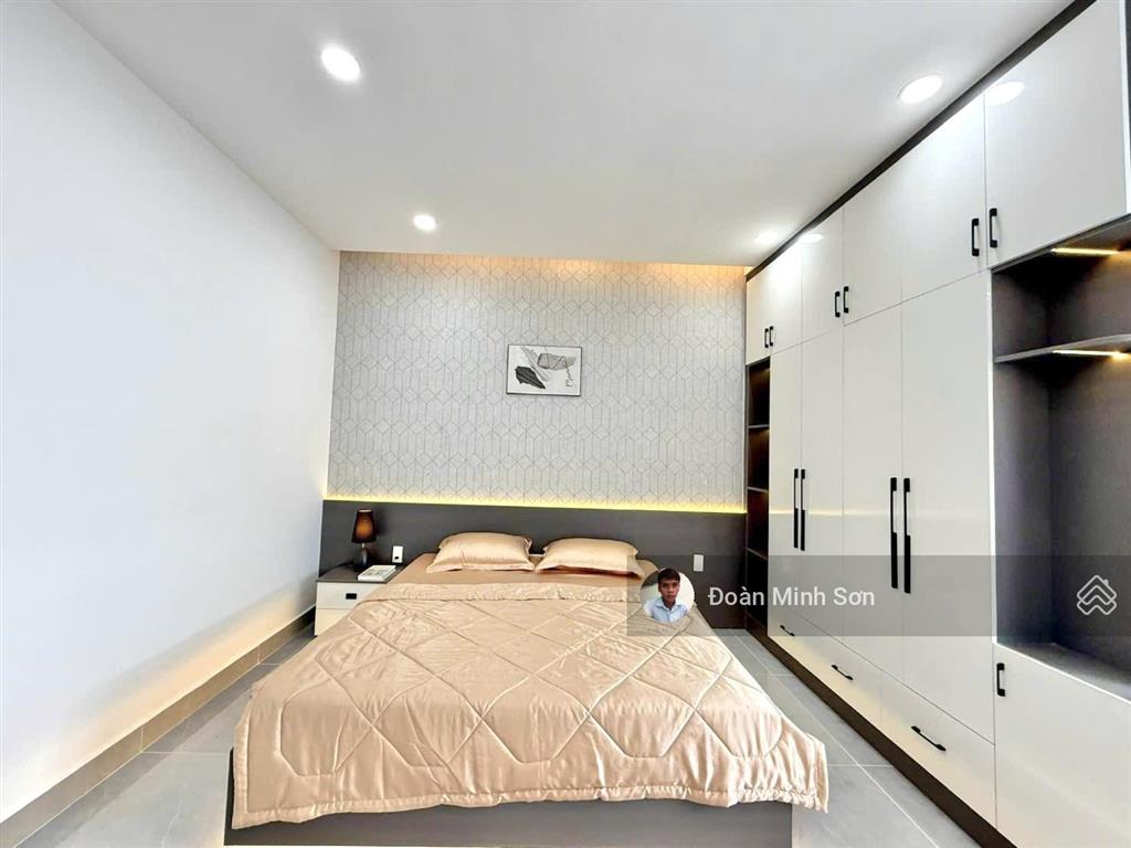 Giảm mạnh 1.5 tỷ, nhà 4.2m x 21m xây mới 4.5 tầng có thang máy chờ mặt tiền đường cầu ba phụ