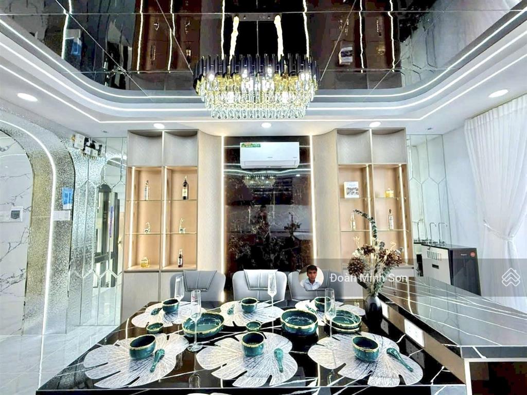 Giảm 1 tỷ, chủ cần bán gấp nhà 4m x 17m xây mới 4.5 tầng có thang máy, hẻm nội bộ 10m đường tx25