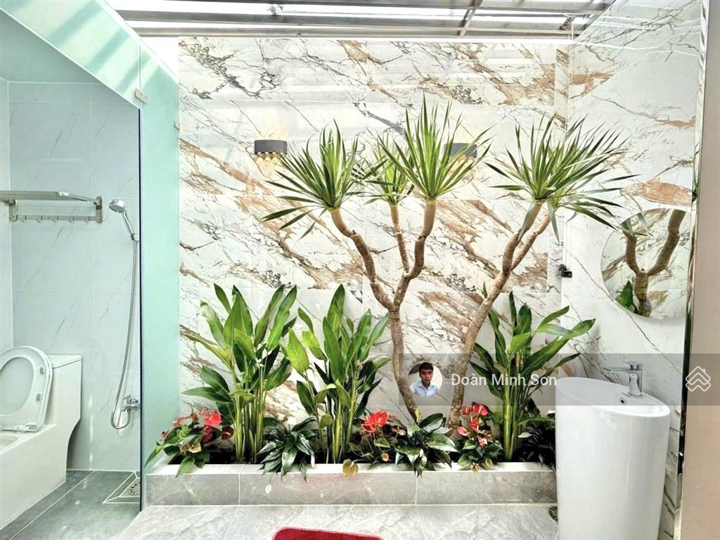 Giảm 1 tỷ, chủ cần bán gấp nhà 4m x 17m xây mới 4.5 tầng có thang máy, hẻm nội bộ 10m đường tx25