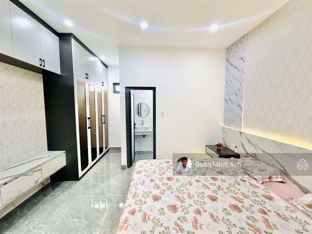 Giảm 500 triệu nhà phố 4m x 14m xây 4.5 tầng full nội thất hẻm 12m vỉa hè 2 bên đường lê văn khương