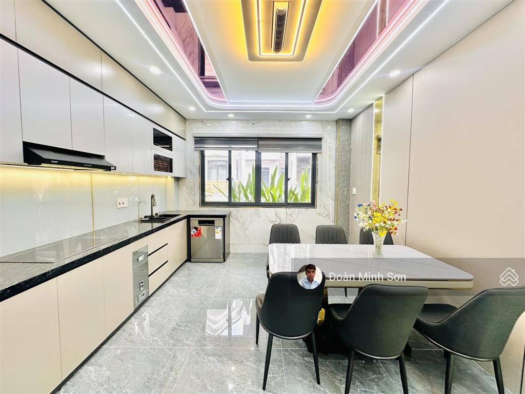 Giảm 500 triệu nhà phố 4m x 14m xây 4.5 tầng full nội thất hẻm 12m vỉa hè 2 bên đường lê văn khương