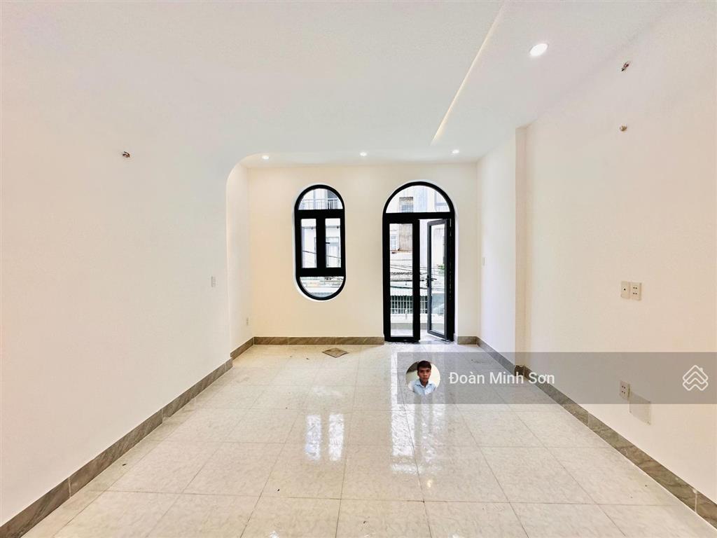 Bán nhà đẹp 4m x 17m  3 tầng, hẻm nhựa 6m.
1/ ngắn lâm thị hố. p. tân chánh hiệp. q12
