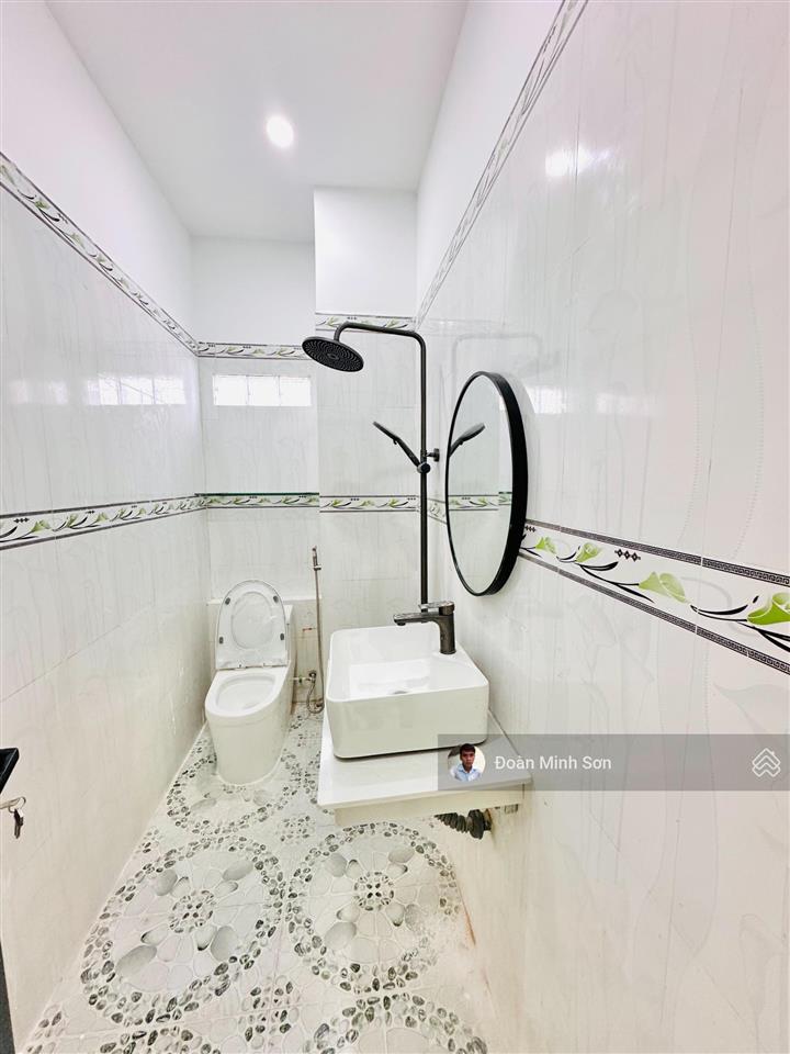 Bán nhà đẹp 4m x 17m  3 tầng, hẻm nhựa 6m.
1/ ngắn lâm thị hố. p. tân chánh hiệp. q12