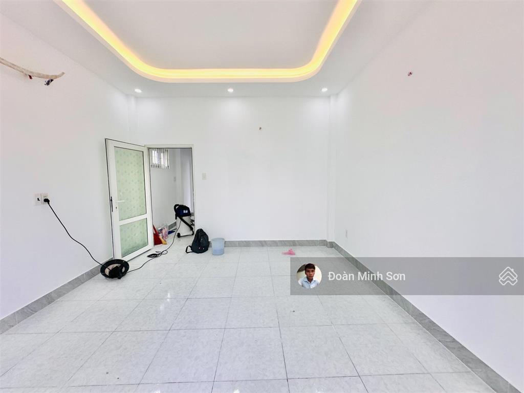 Bán nhà đẹp 4m x 17m  3 tầng, hẻm nhựa 6m.
1/ ngắn lâm thị hố. p. tân chánh hiệp. q12