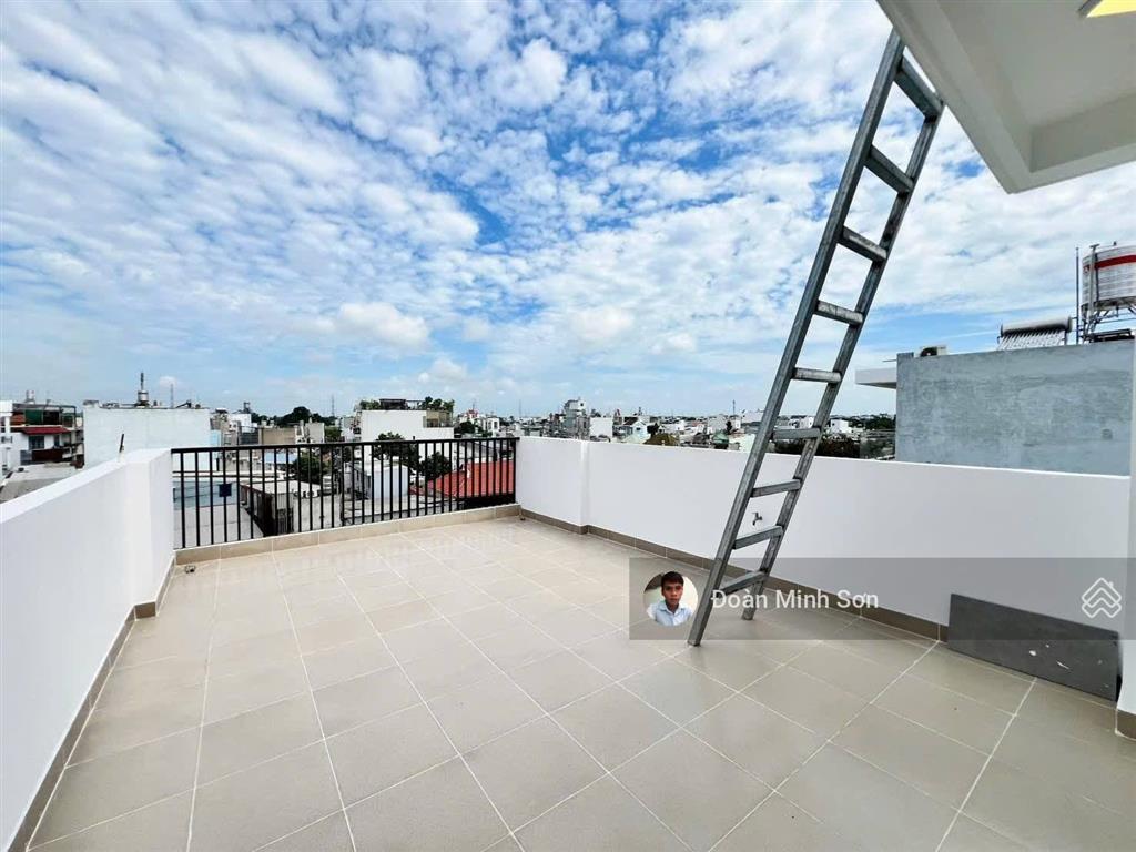 Hạ giá mạnh 800 triệu, nhà phố 4m x 25m có pn tầng trệt, sân vườn trồng cây đường hiệp thành 13 q12