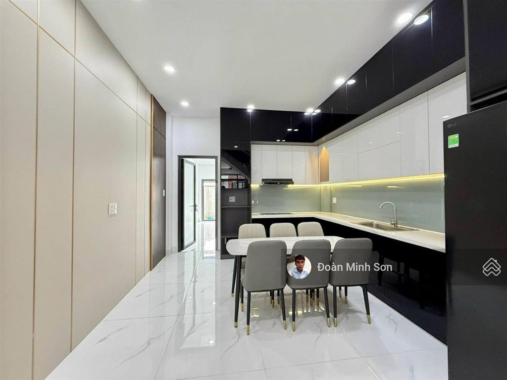 Hạ giá mạnh 800 triệu, nhà phố 4m x 25m có pn tầng trệt, sân vườn trồng cây đường hiệp thành 13 q12