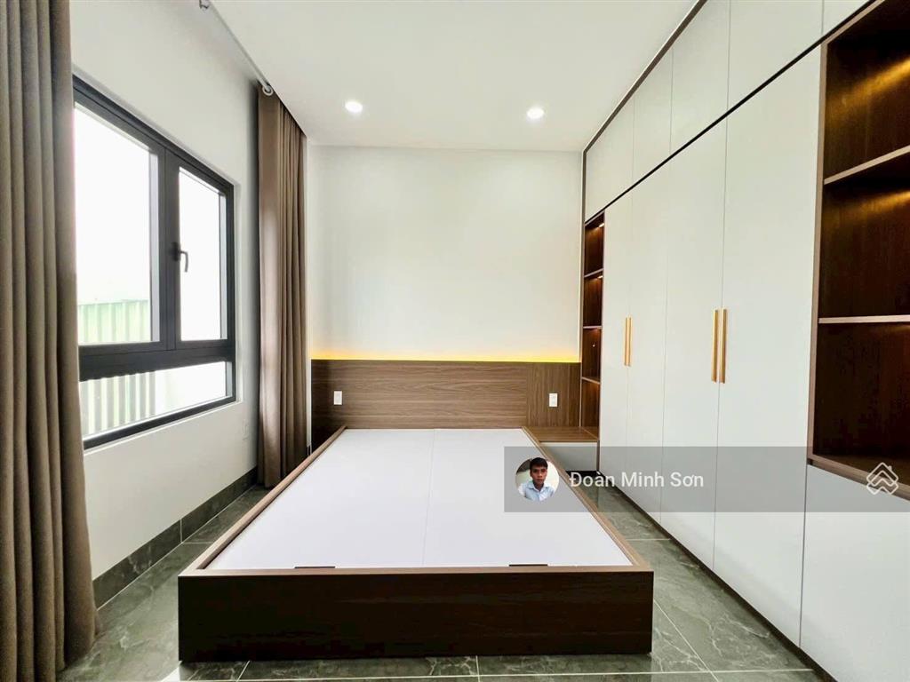 Hạ giá mạnh 800 triệu, nhà phố 4m x 25m có pn tầng trệt, sân vườn trồng cây đường hiệp thành 13 q12
