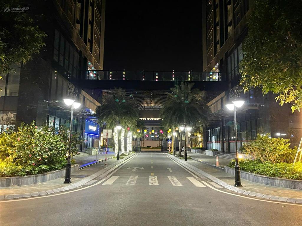 Gia đình cần bán cc sunshine city  8,6 tỷ  90m2, 3pn, 2wc, nội thất đầy đủ (giá sốc)