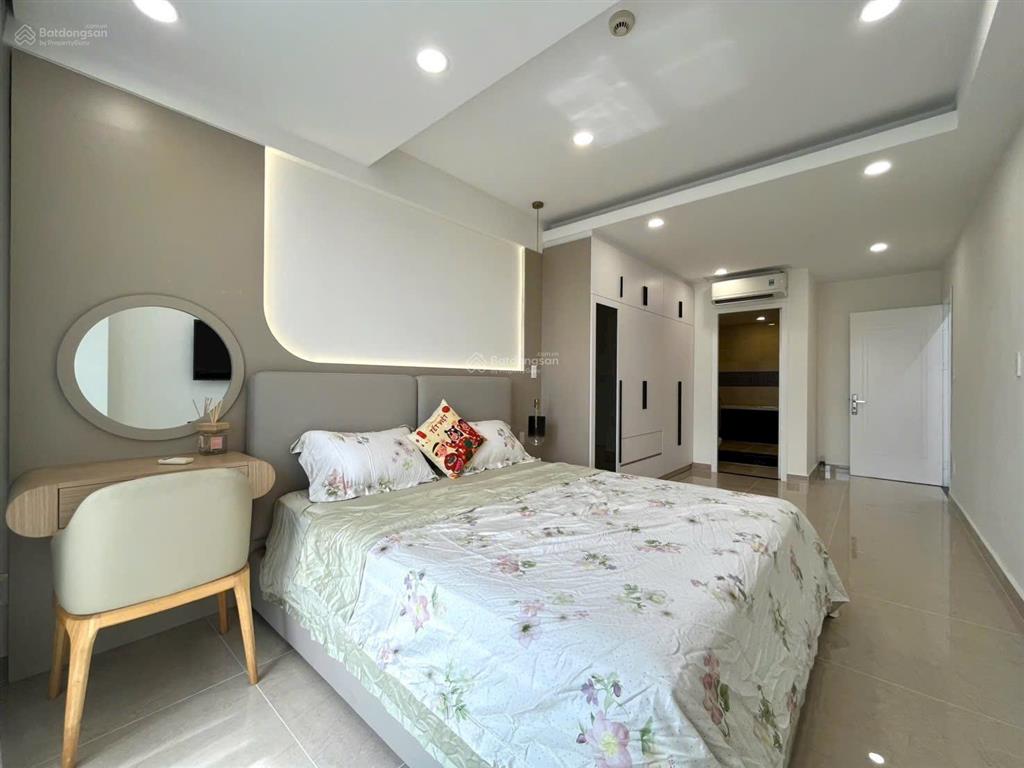 Bán căn hộ green valley phú mỹ hưng 3pn 120m2 lầu cao giá chỉ 9,5 tỷ  0919 949 ***