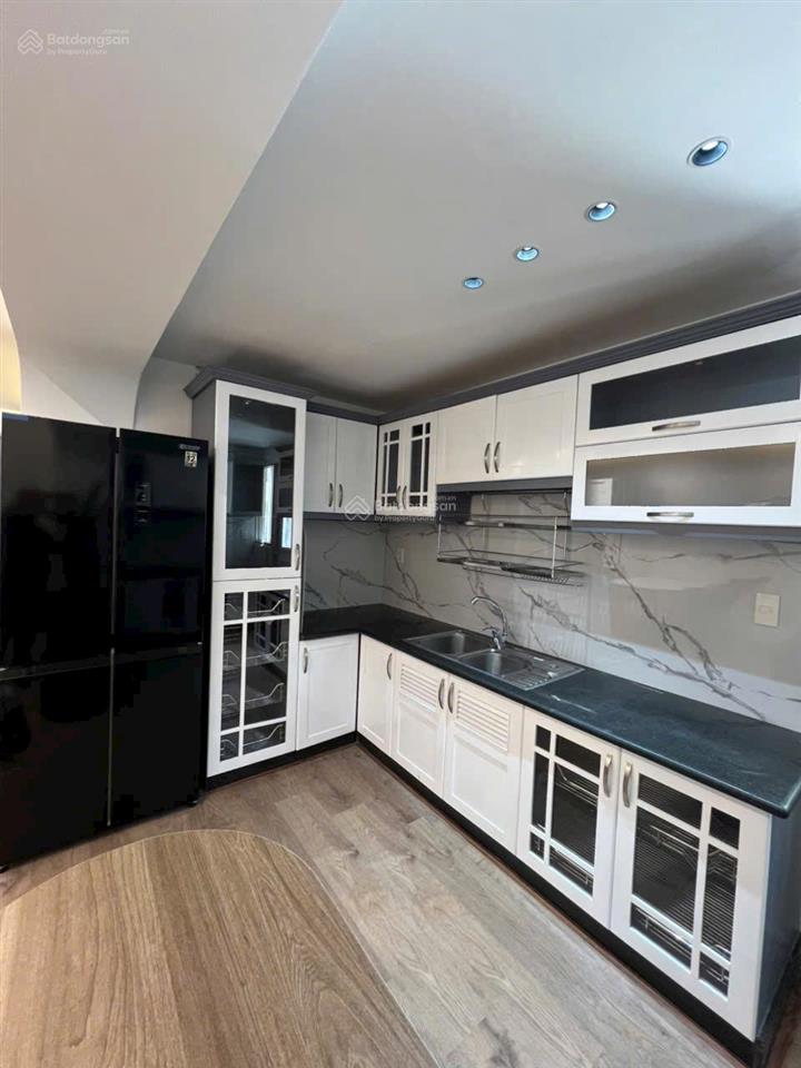Chuyên cho thuê căn hộ phú mỹ hưng 110m2 3 phòng ngủ kế bên trường ssis  0919 949 *** (em hường)