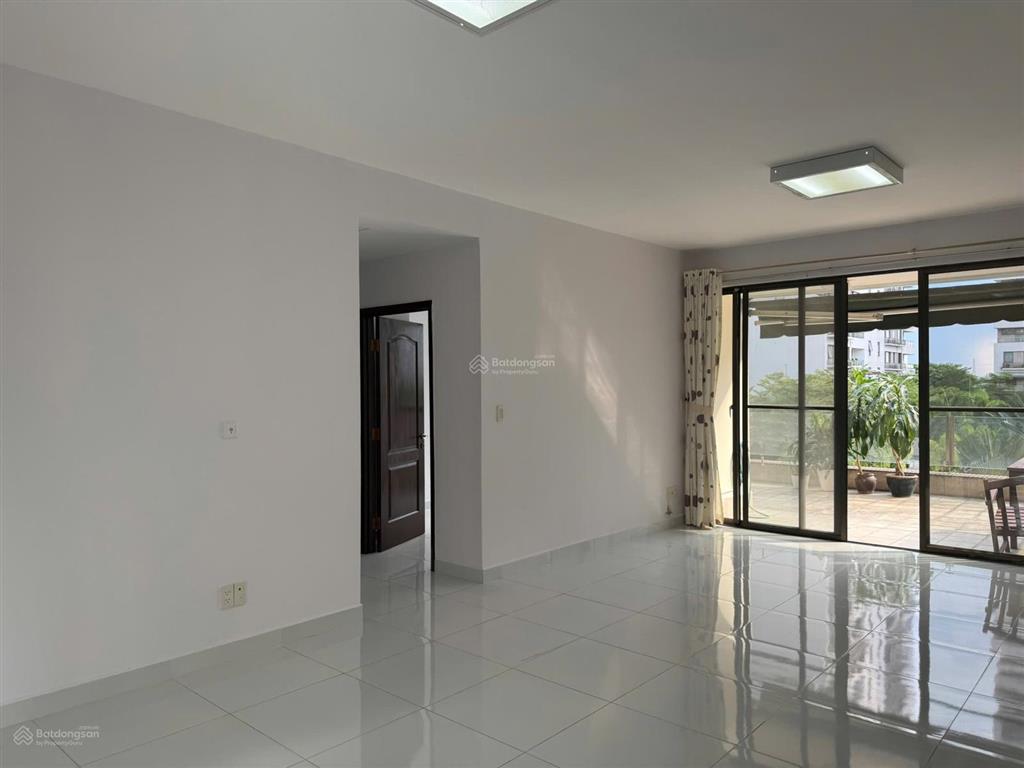Cho thuê căn hộ sân vườn panorama phú mỹ hưng, diện tích 168m2, giá rẻ 35 triệu.  0919 949 ***
