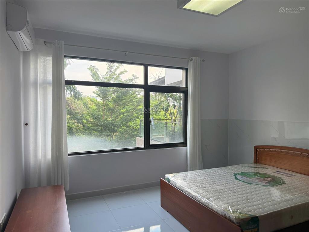 Cho thuê căn hộ sân vườn panorama phú mỹ hưng, diện tích 168m2, giá rẻ 35 triệu.  0919 949 ***