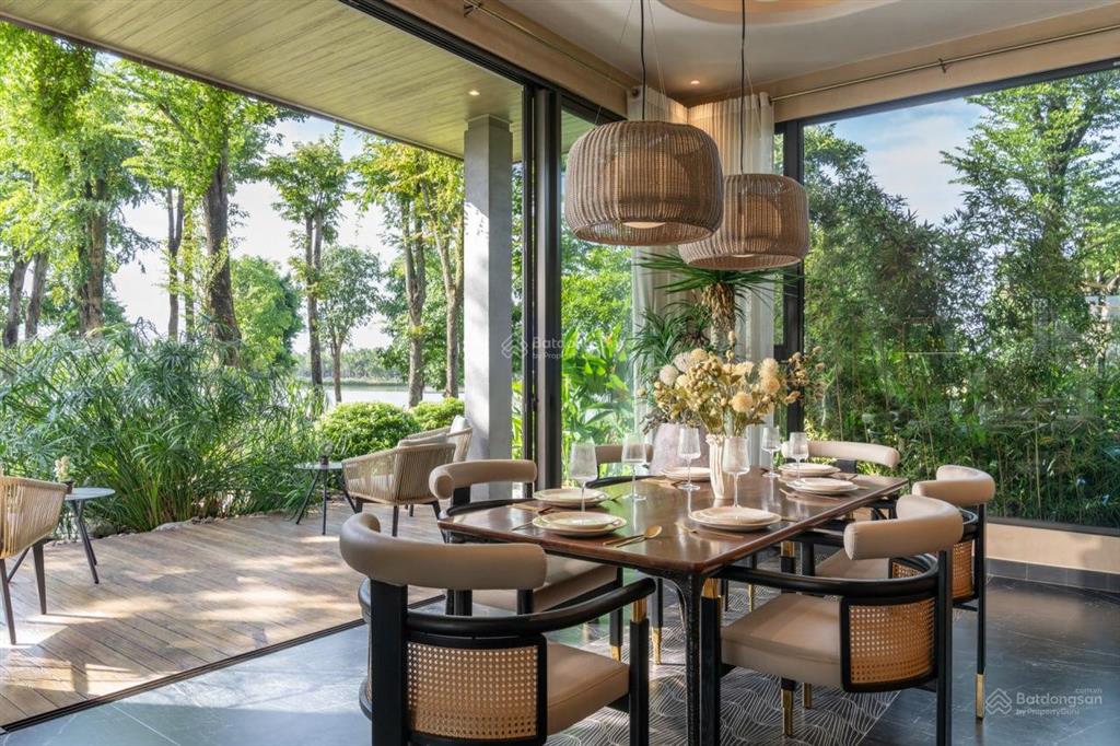 Biệt thự rừng eco giá 14 tỷ 2, 220m2, ngân hàng hỗ trợ 70%, miễn gốc lãi 24 tháng