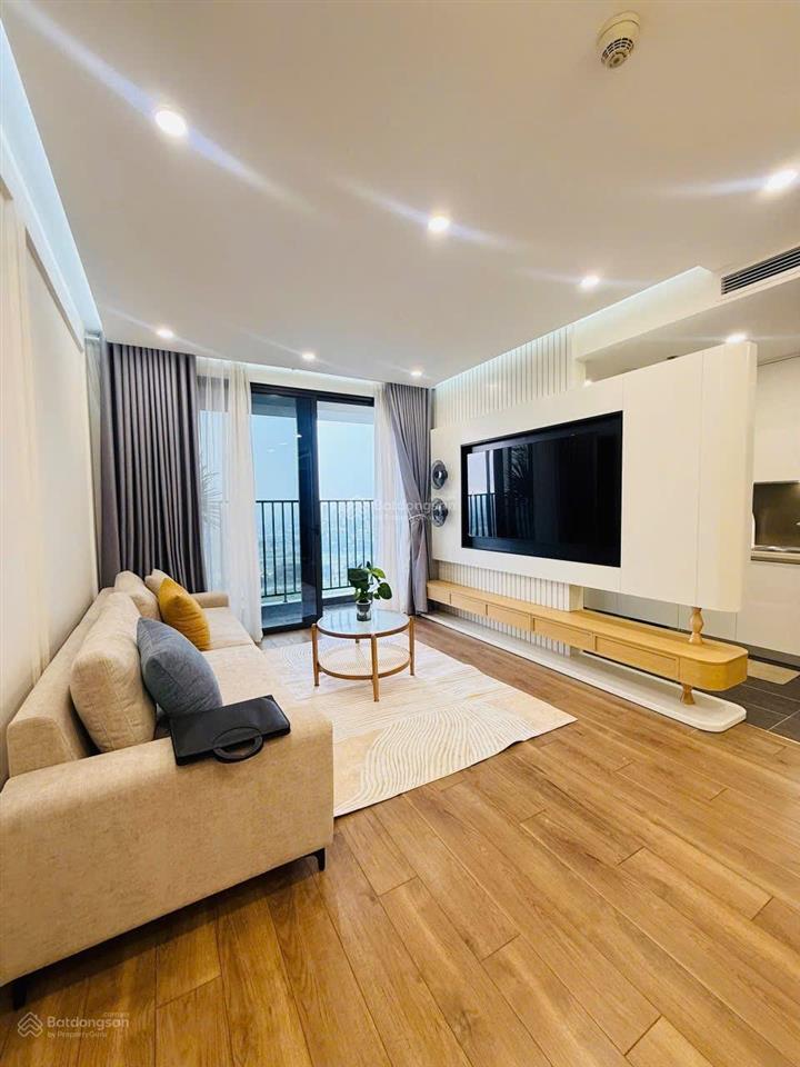 Cho thuê cc 2pn tại 6th element nguyễn văn huyên. giá chỉ 14tr/th, có slot ô tô
