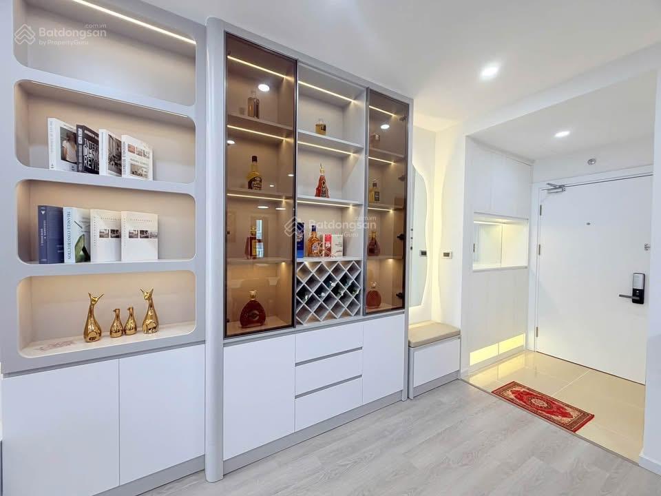 Gia đình cho thuê 3pn giá 15 triệu toà hdi võ chí công,  0355 392 ***