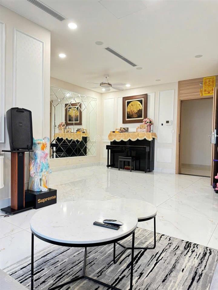 Gia đình cho thuê 3pn giá 15 triệu toà hdi võ chí công,  0355 392 ***