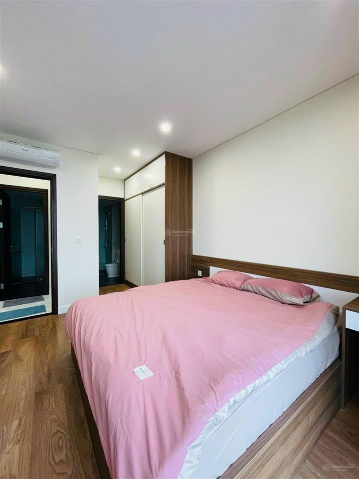 Cho thuê cc 3pn tại 6th element nguyễn văn huyên. giá 23tr/th, có slot ô tô
