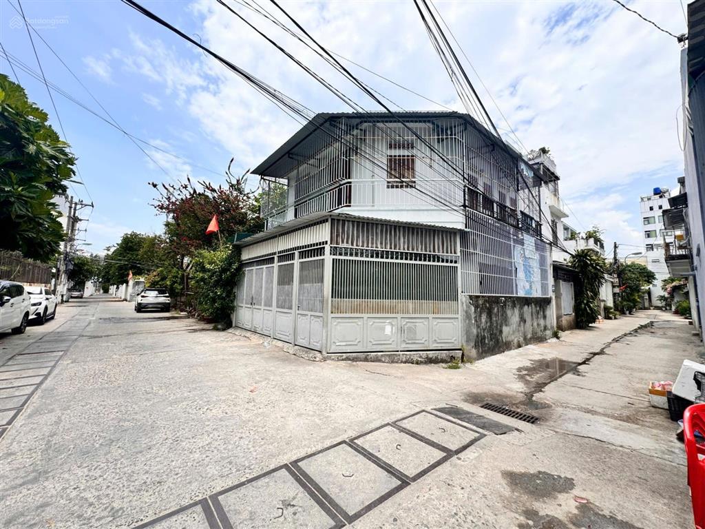 Cần bán nhà 2t hẻm oto thông ngay công an phường bắc nha trang, cách biển 350m, nở hậu, giá 5,4 tỷ