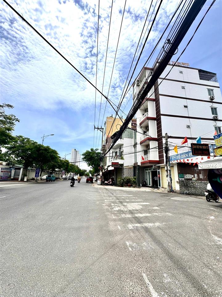 Cần bán nhà 2t hẻm oto thông ngay công an phường bắc nha trang, cách biển 350m, nở hậu, giá 5,4 tỷ