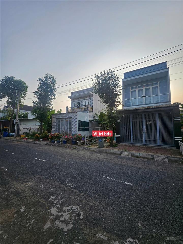 Bán đất 100m2(5x20) đường số 5 cách trung tâm thương mại chỉ 300m giá 2 ty 600 tr nền sạch đẹp