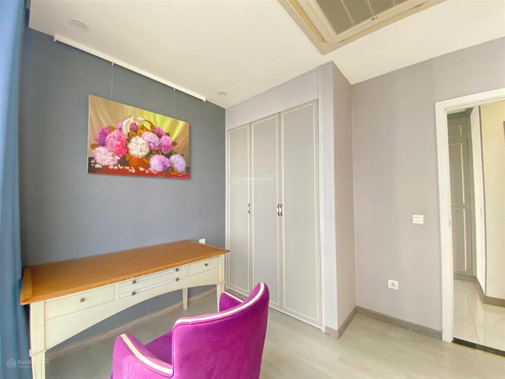 Cho thuê penthouse 3pn tại vinhomes golden river giá tốt