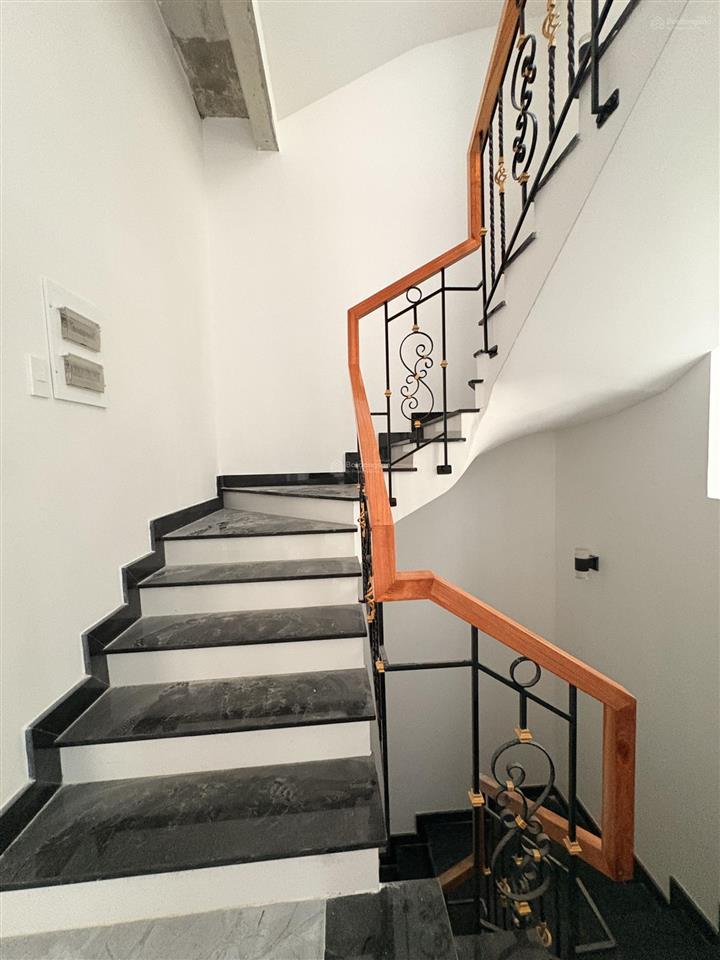 Cơ hội thuê villa bason trung tâm quận 1  hồ chí minh 180 tr
