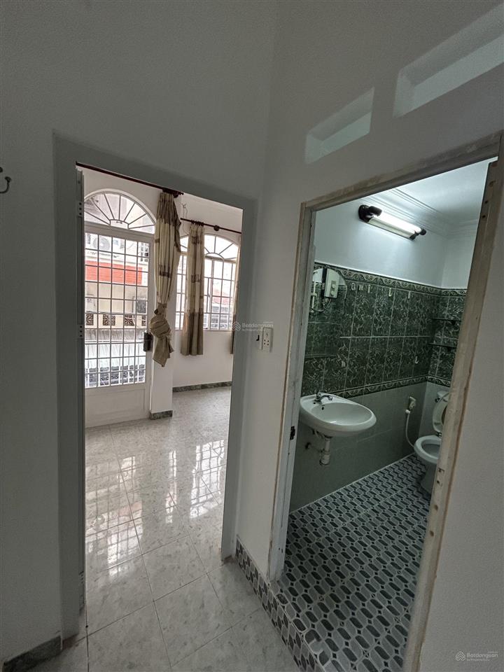 Cho thuê nhà hẻm 585 nguyễn đình chiểu. 15tr/th