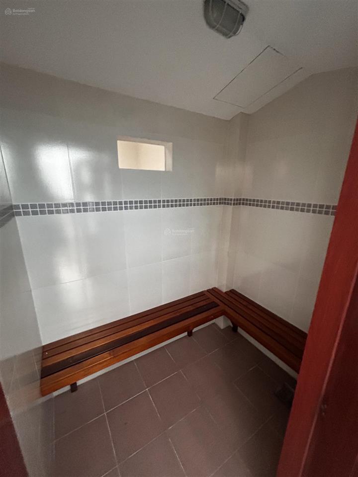 Căn nhà cái ít ở. nội thất full gỗ căm xe bền chắc. nhà mới đẹp. giá 9tỷ bến vân đồn