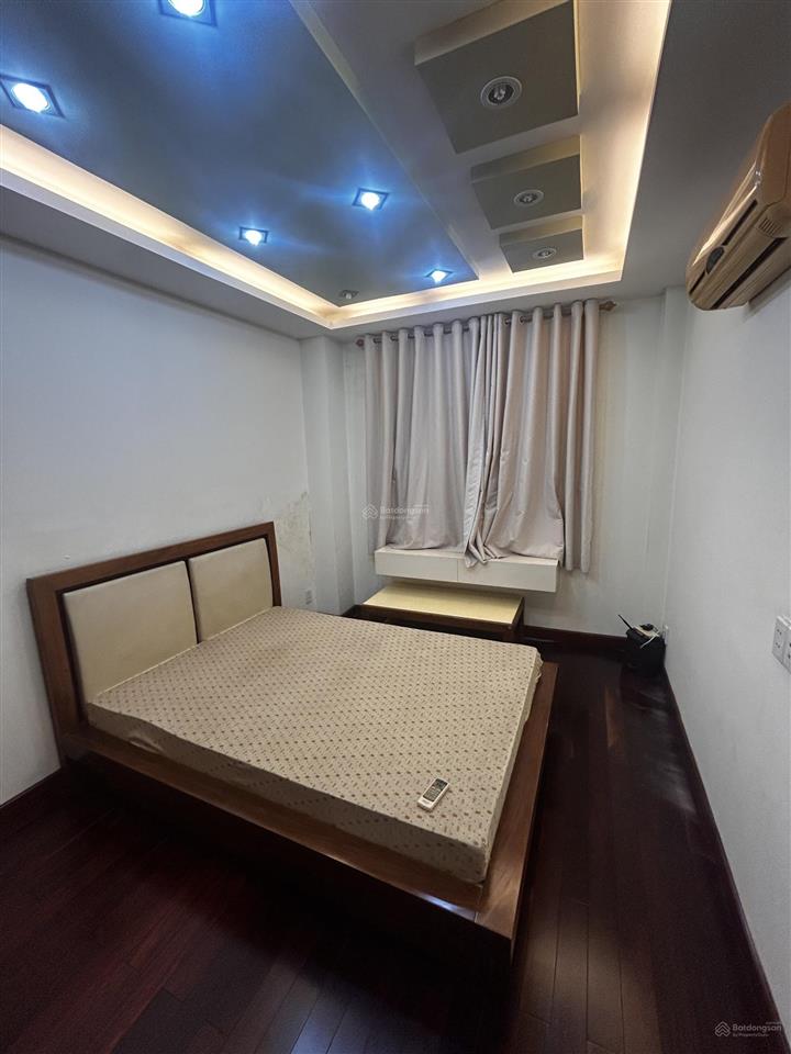 Căn nhà cái ít ở. nội thất full gỗ căm xe bền chắc. nhà mới đẹp. giá 9tỷ bến vân đồn