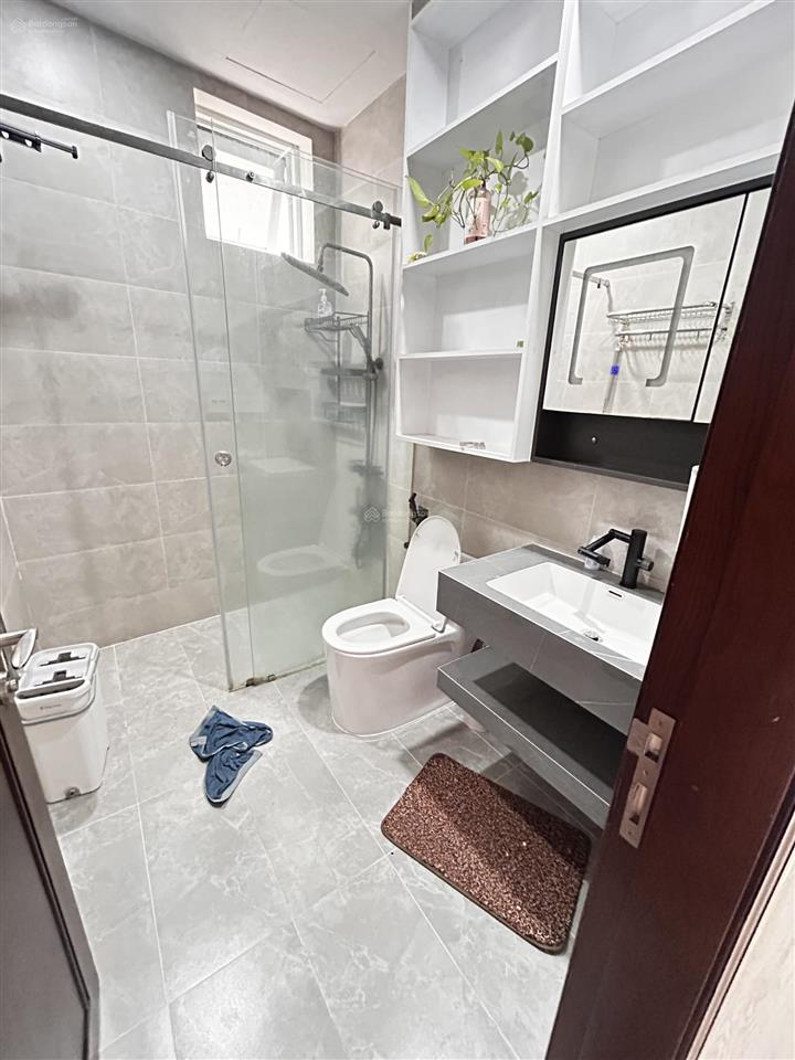 Căn hộ hl 111m được thiết kế thành 3pn. đầy đủ nội thất mới đẹp vào ở ngay. giá 8tỷ