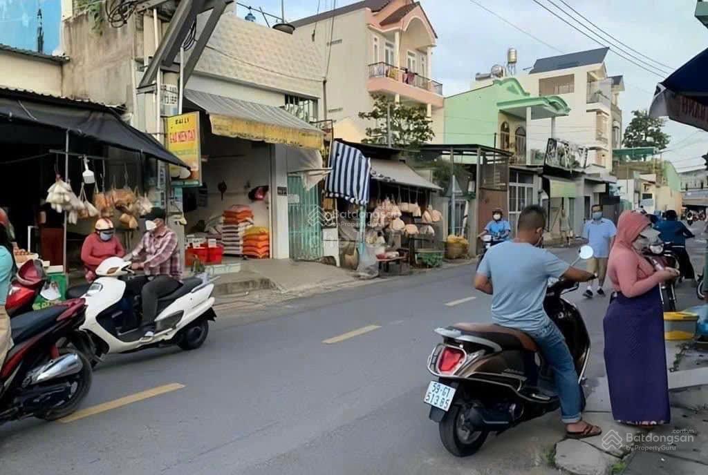 Cô tâm bán lỗ 500 triệu căn nhà 1 lầu, trịnh như khuê sau chợ bình chánh đang cho thuê 8tr/tháng