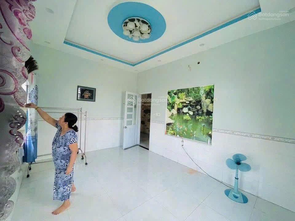 Cô bình bán cắt lỗ 200 triệu, căn nhà sát chợ phú lạc, ql50, sổ hồng riêng. cho thuê 10tr/tháng