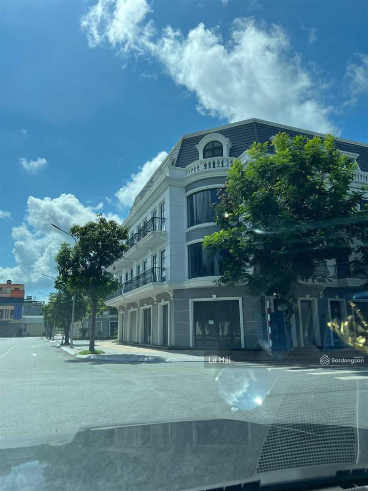 Chuyển nhượng lô góc 2 mặt tiền đẹp nhất dự án đối diện lối vào vincom  0976 758 ***