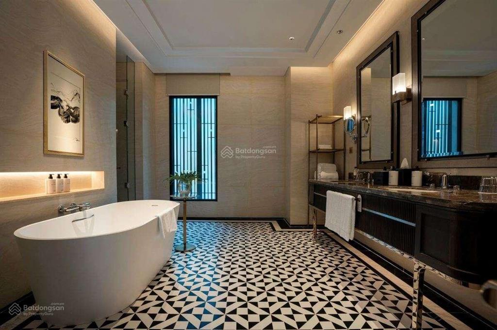 Cần chuyển nhượng grandbay villas căn gần biển 207m2 full nội thất 5 sao giá 3x tỷ  0976 758 ***