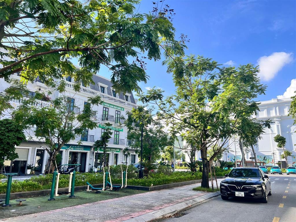Bán cắt lỗ shophouse khu vincom từ 3,6 tỷ sổ đỏ công chứng ngay  0976 758 ***