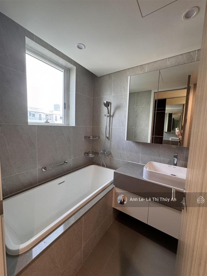 Chính chủ thiện chí bán 3 phòng ngủ, 135m2, hướng mát, ntcb ạ