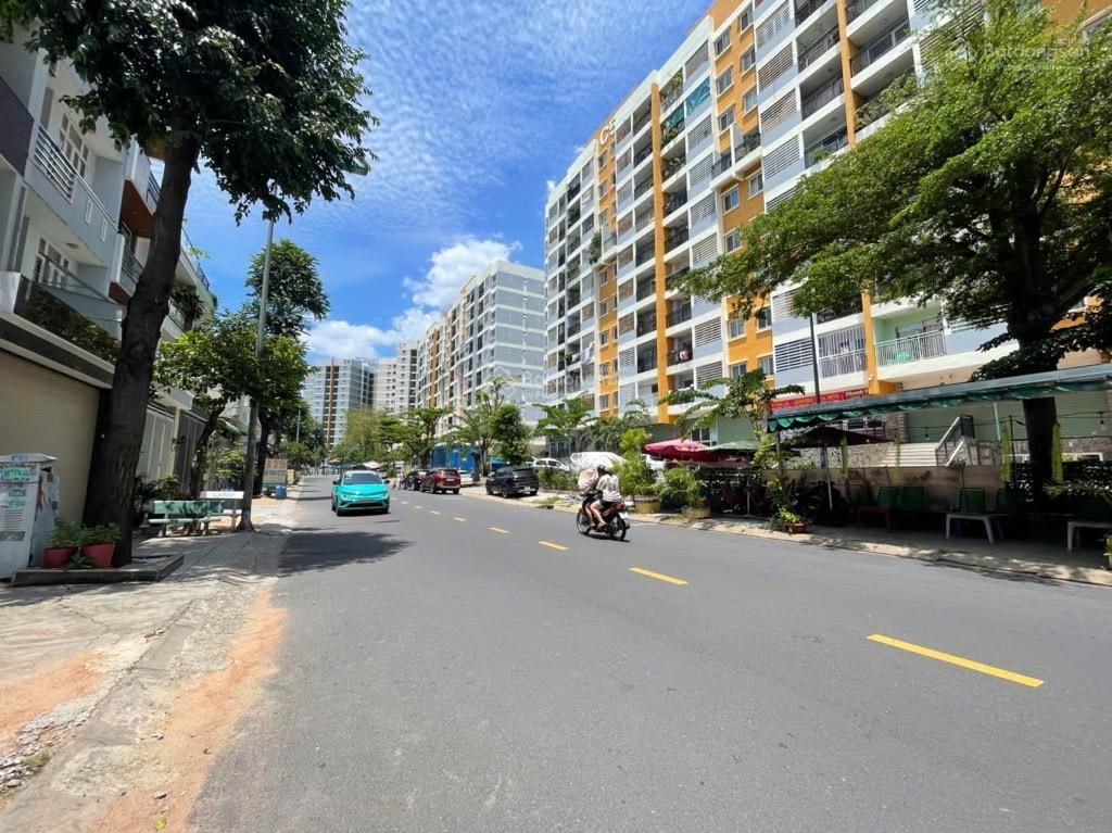 100 triệu/ m2 mặt tiền đường d2 man thiện
