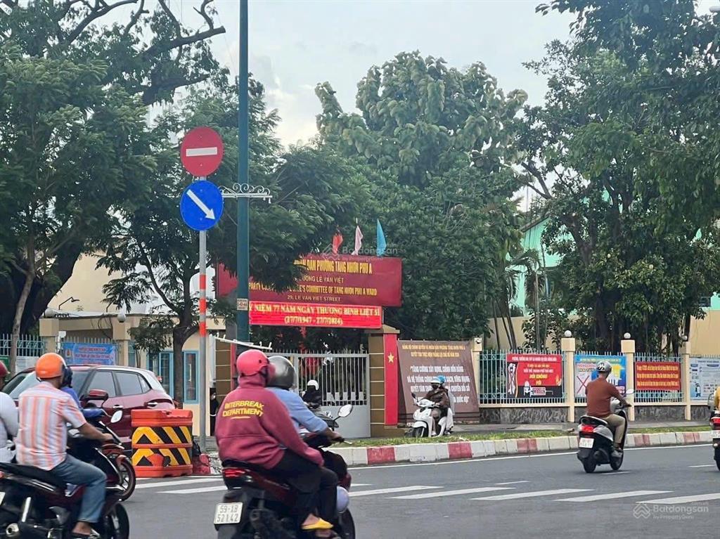 Nhà mặt tiền lê văn việt  3 tầng  dòng tiền 32 triệu/tháng  chỉ 22,99 tỷ
