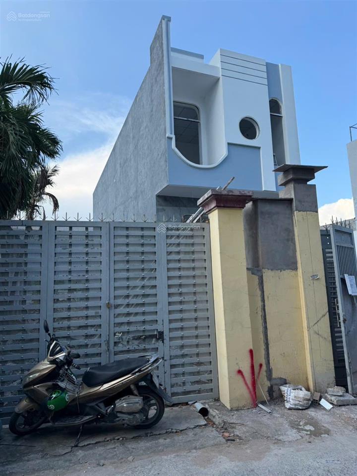 Chính chủ gửi lô đất 100 mét vuông hẻm xe hơi đường thông, p. tăng nhơn phú, hcm.
