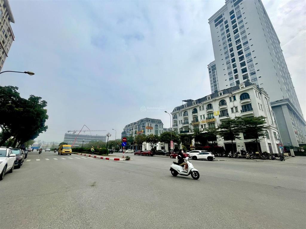 Shophouse 112m2 sổ đỏ lâu dài cơ hội đón sóng quy hoạch phía đông. giá 6,7 tỷ có thương lượng